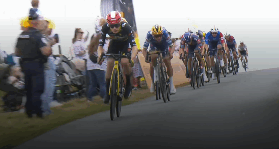 ATACA JONAS VINGEGAARD (Tour de FRancia 2025).