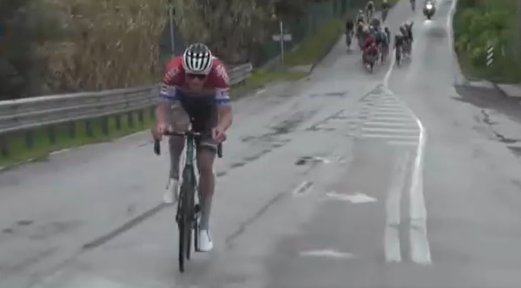 Por amor al ciclismo.